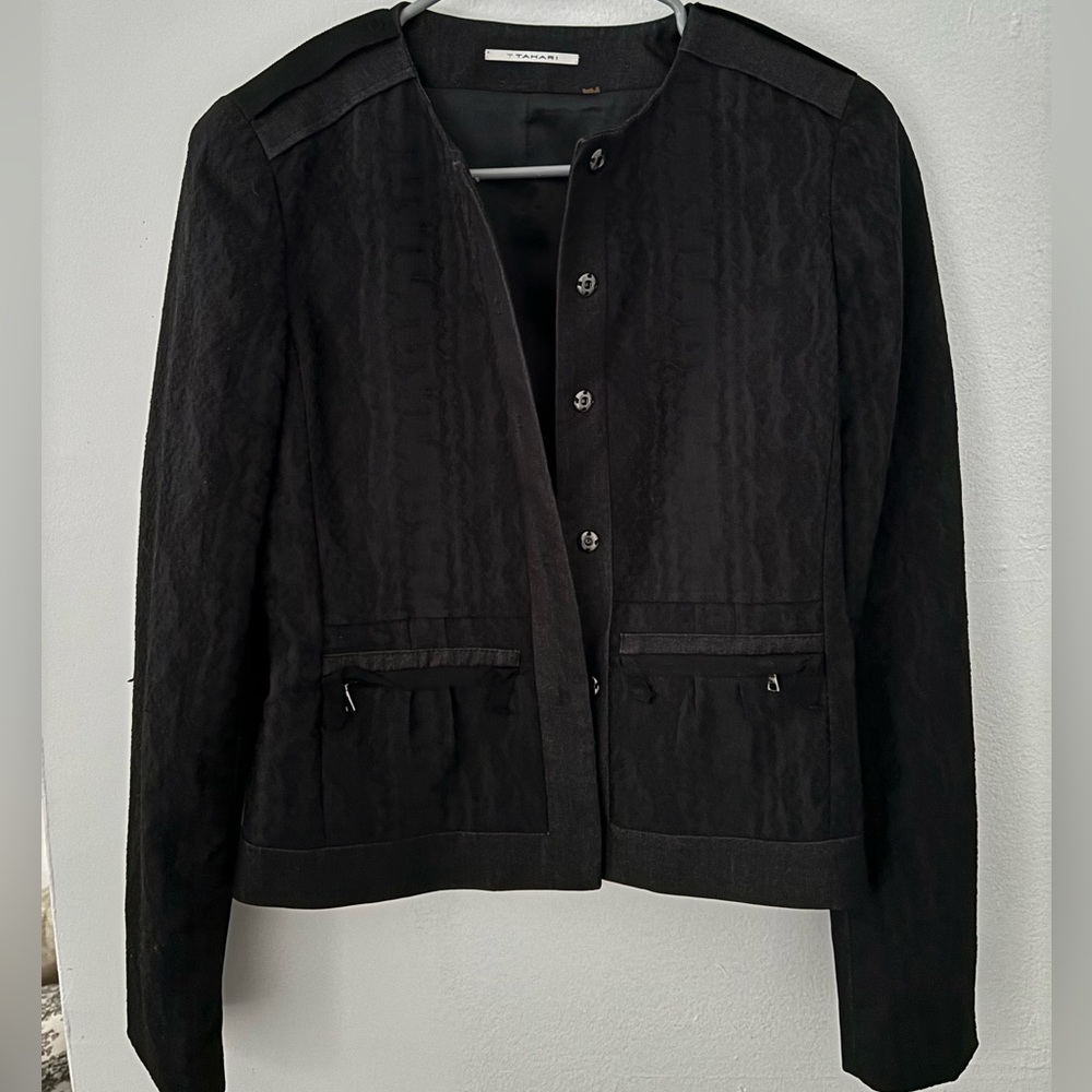 Elie Tahari Black Blazer